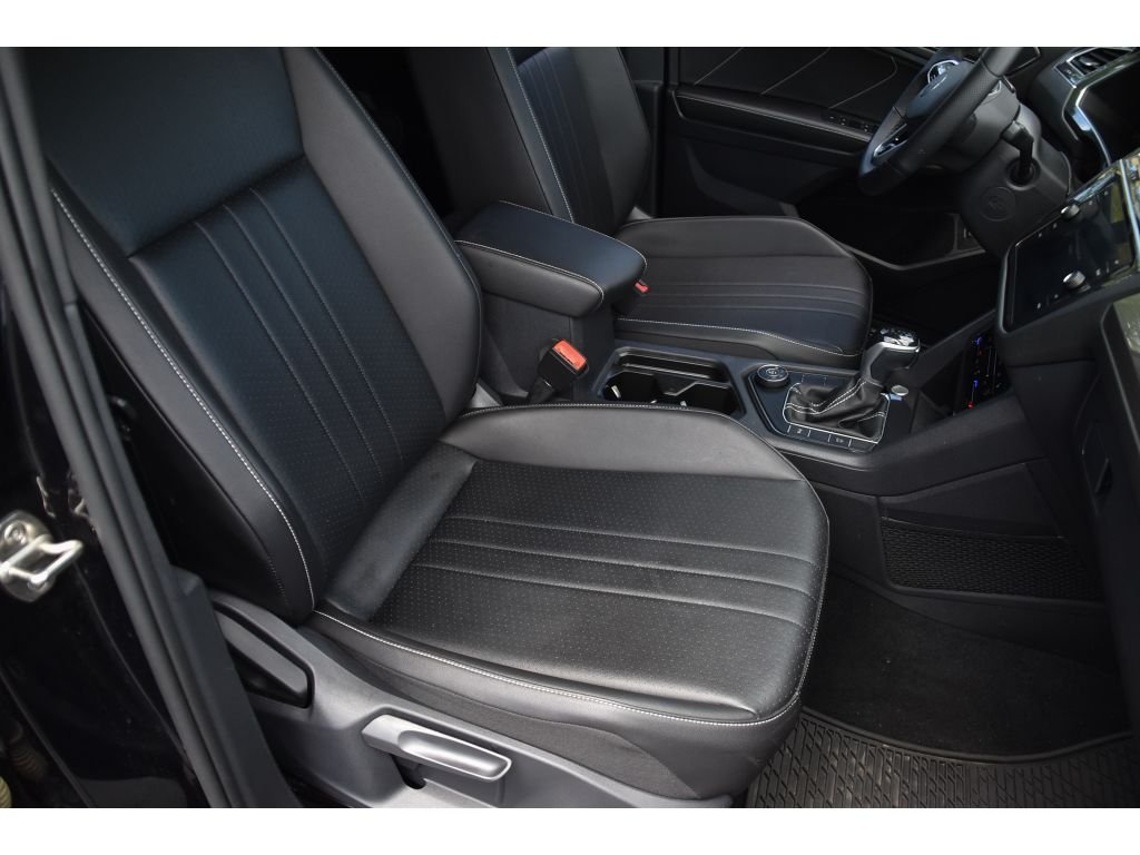 Used 2022 Deep Black Pearl Volkswagen SE R-Line Black image 33