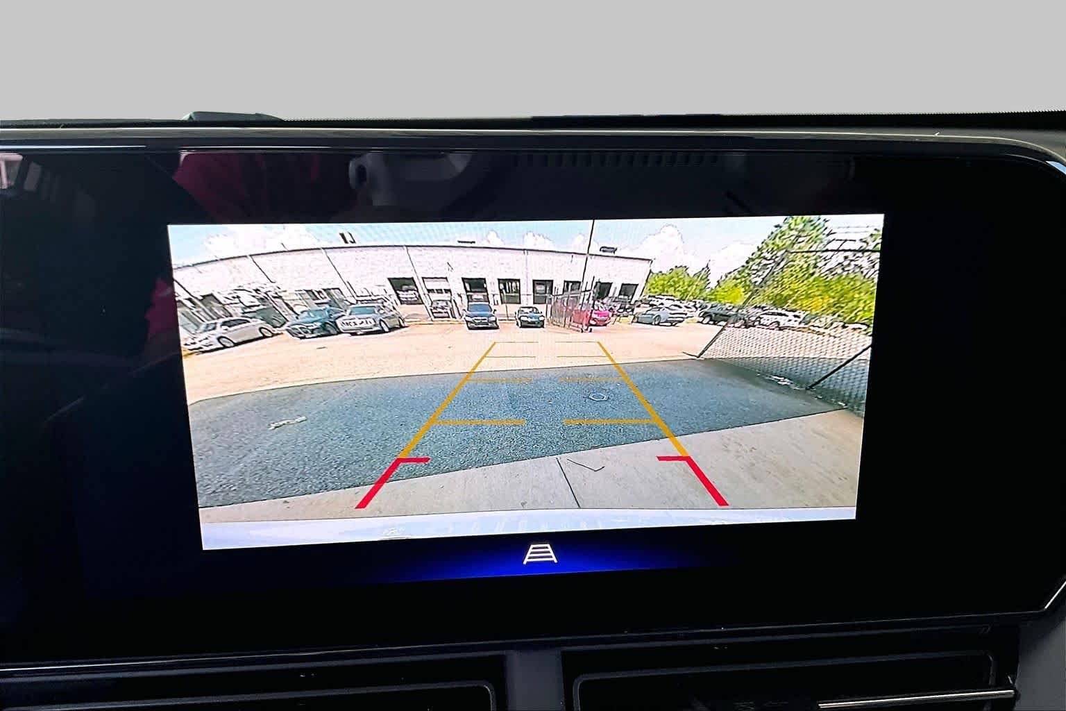 Used 2025 Summit White Chevrolet LT image 28