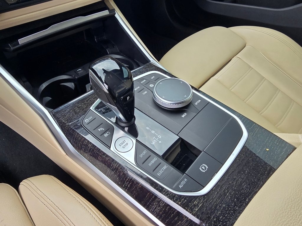 Used 2021 Phytonic Blue Metallic BMW 330e xDrive image 20