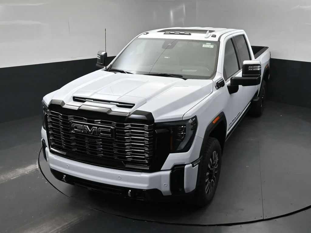 New 2026 Glacier White Tricoat GMC Denali Ultimate image 32