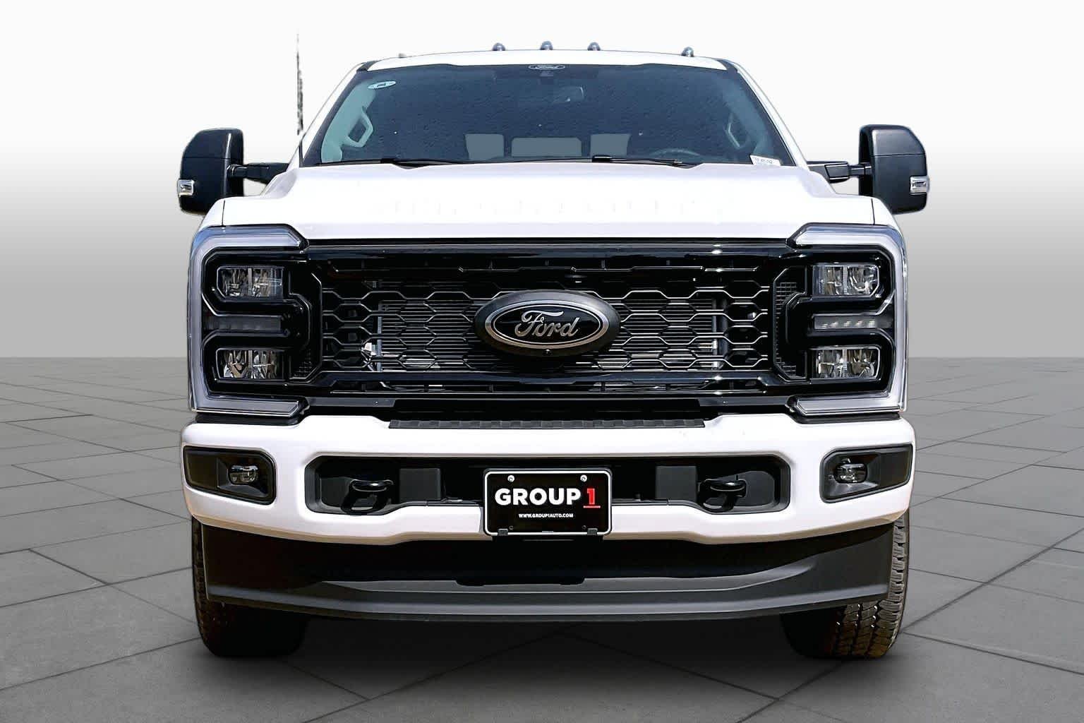 New 2026 Oxford White Ford F-250® XLT image 3