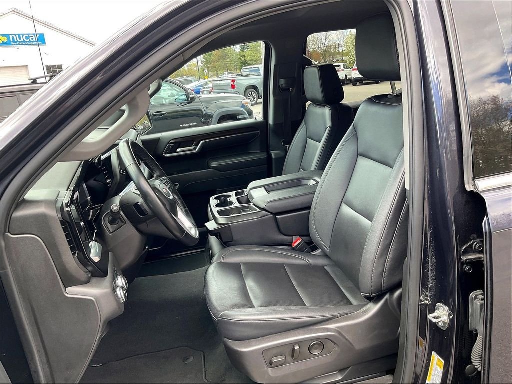 Used 2025 Silver GMC SLT image 10