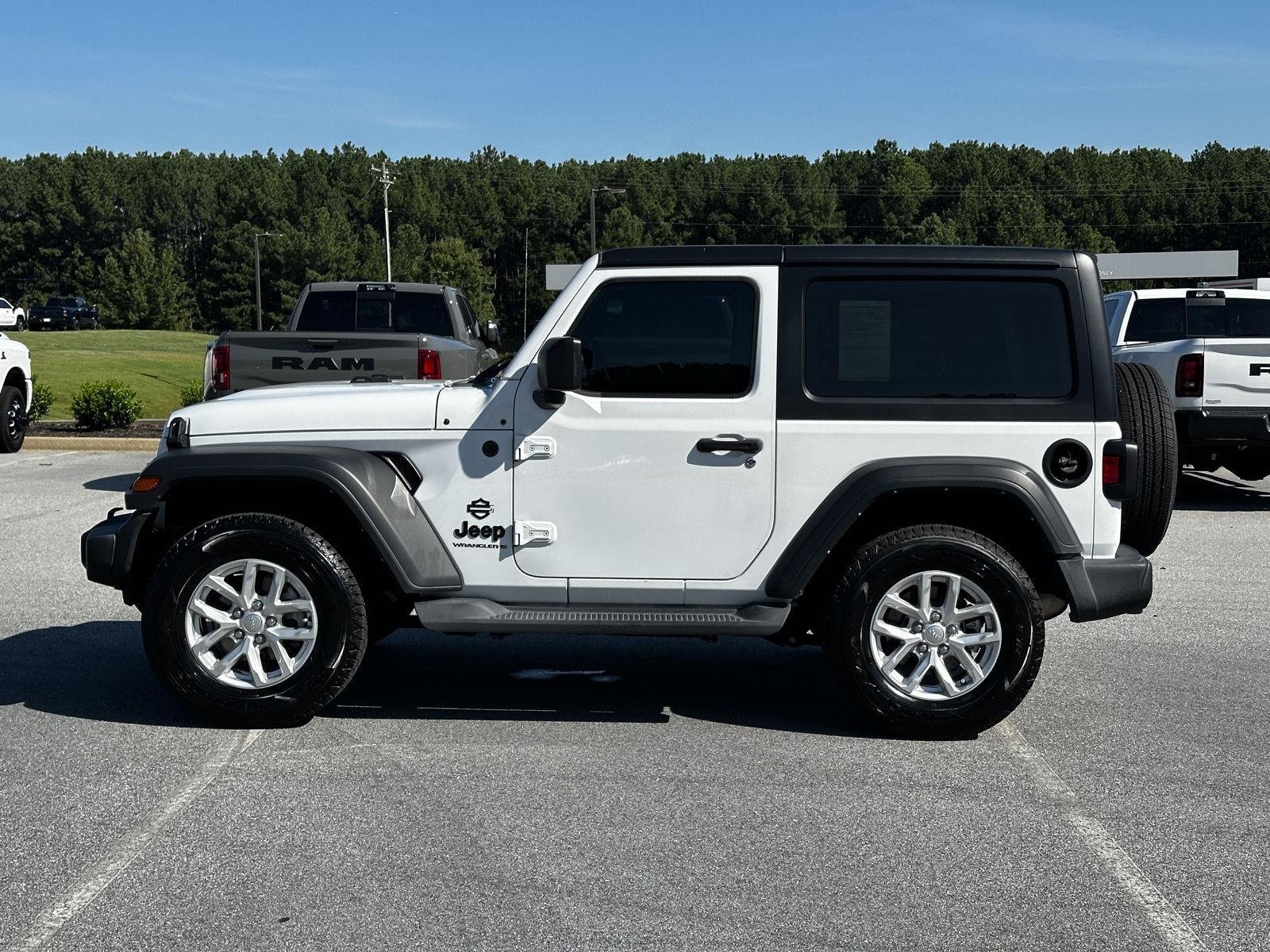 Used 2023 Bright White Clearcoat Jeep Sport S image 14