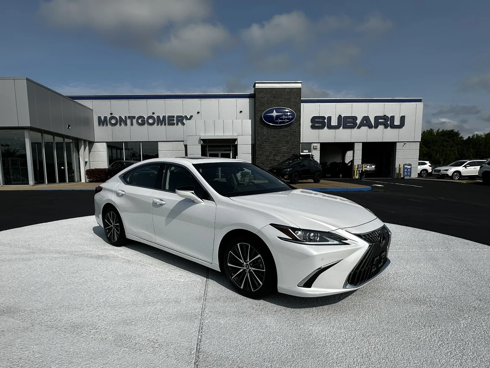 2022 Lexus ES 350 350's photo