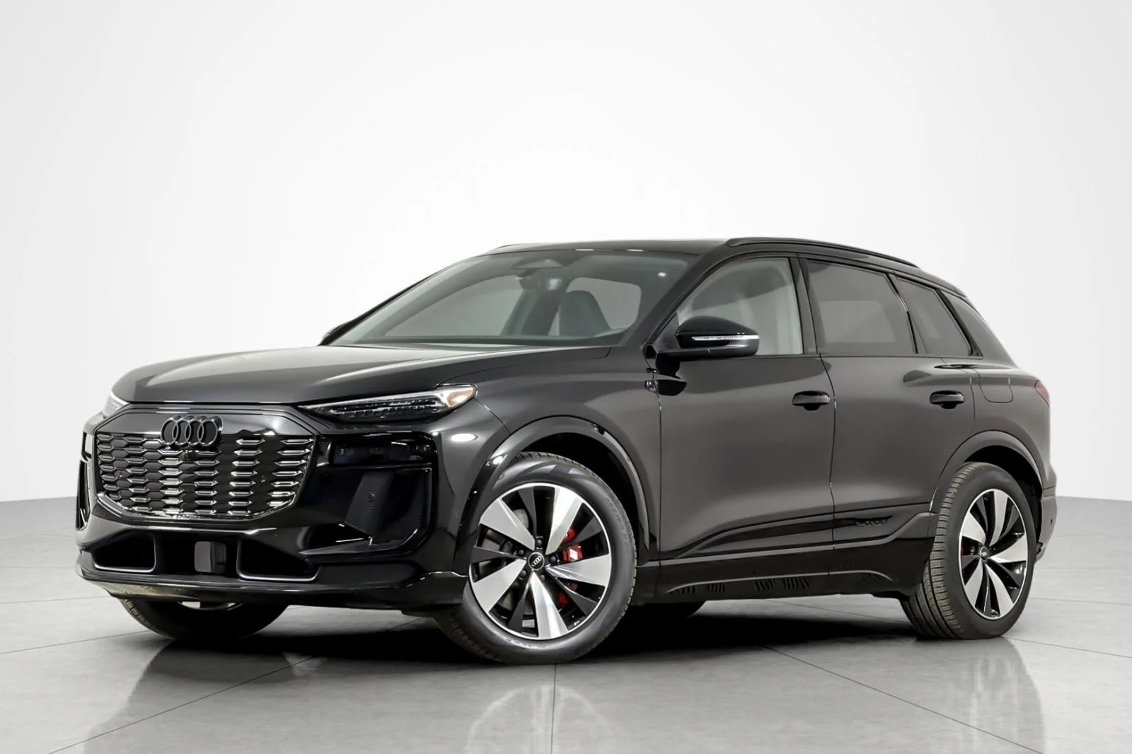 2025 Audi SQ6 e-tron Premium Plus quattro's photo