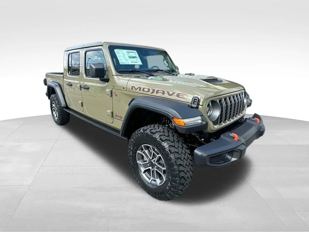 Used 2025 Green Jeep Mojave image 3