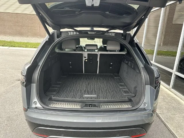 Used 2024 Gray Land Rover Dynamic SE image 26