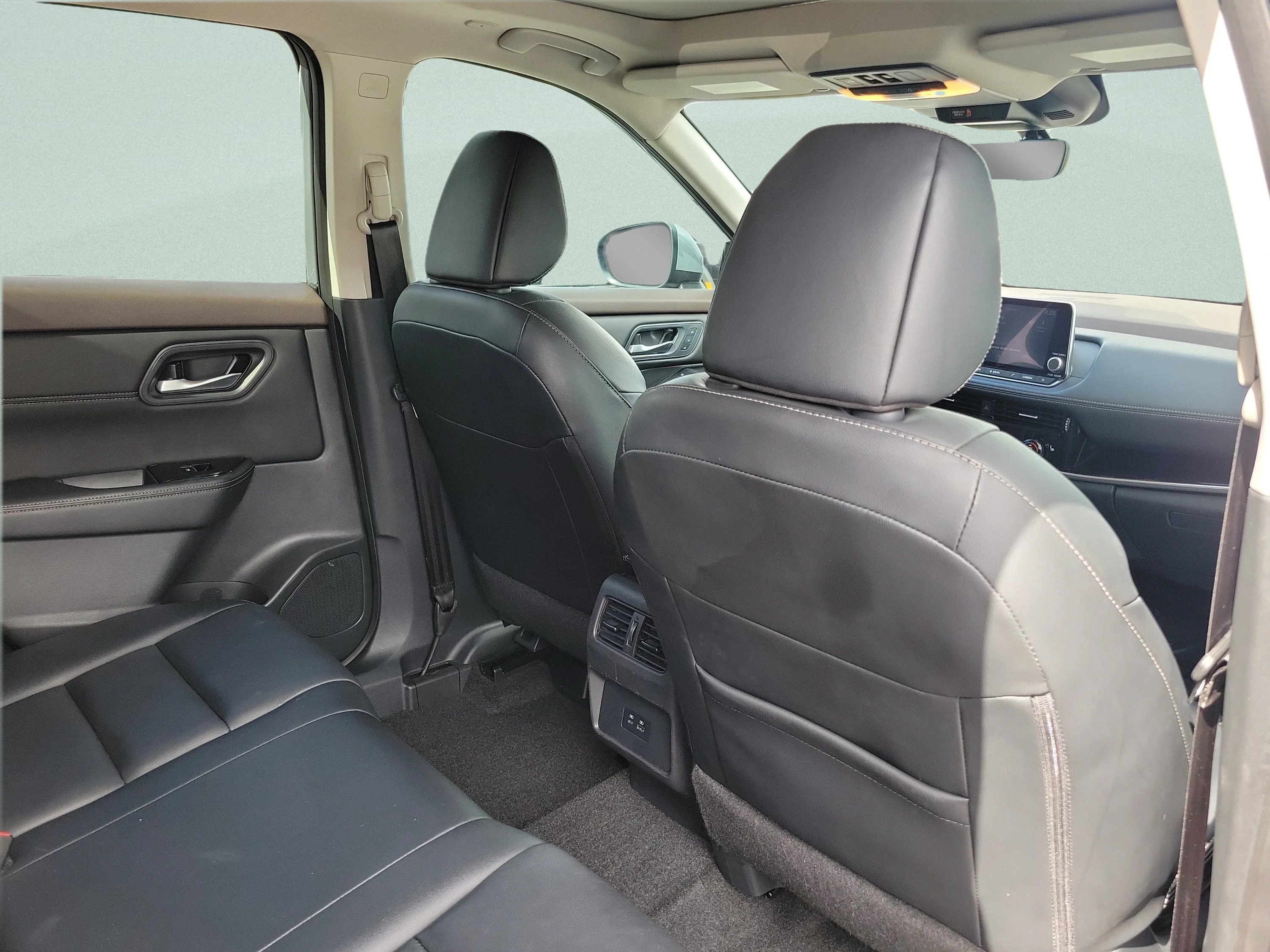 Used 2023 Boulder Gray Pearl Nissan SL image 14