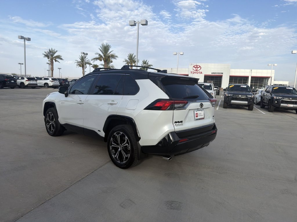2025 Toyota RAV4 XSE - Photo 7