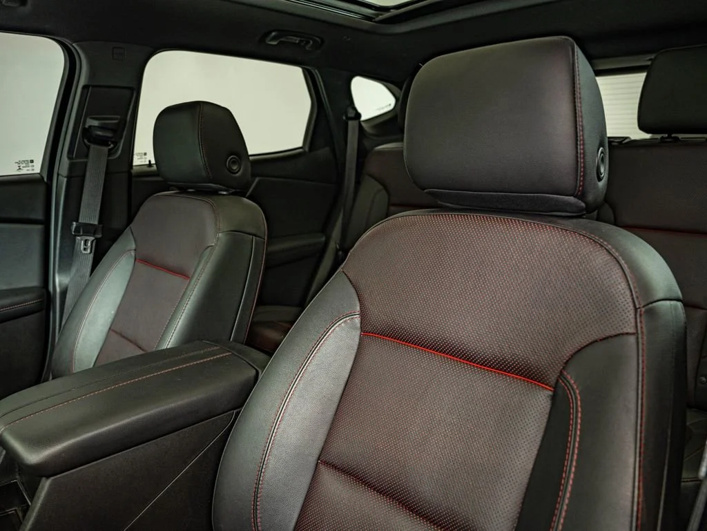 Used 2019 Black Chevrolet RS image 31