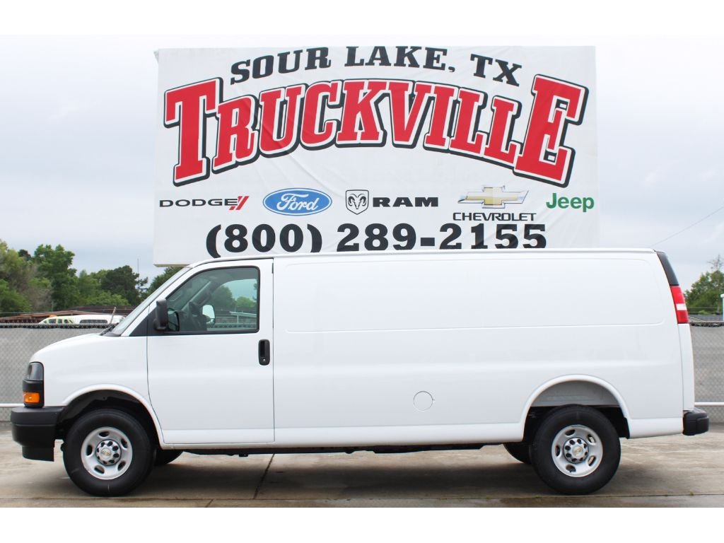 2026 Chevrolet Express 2500 Extended Work Van HD's photo