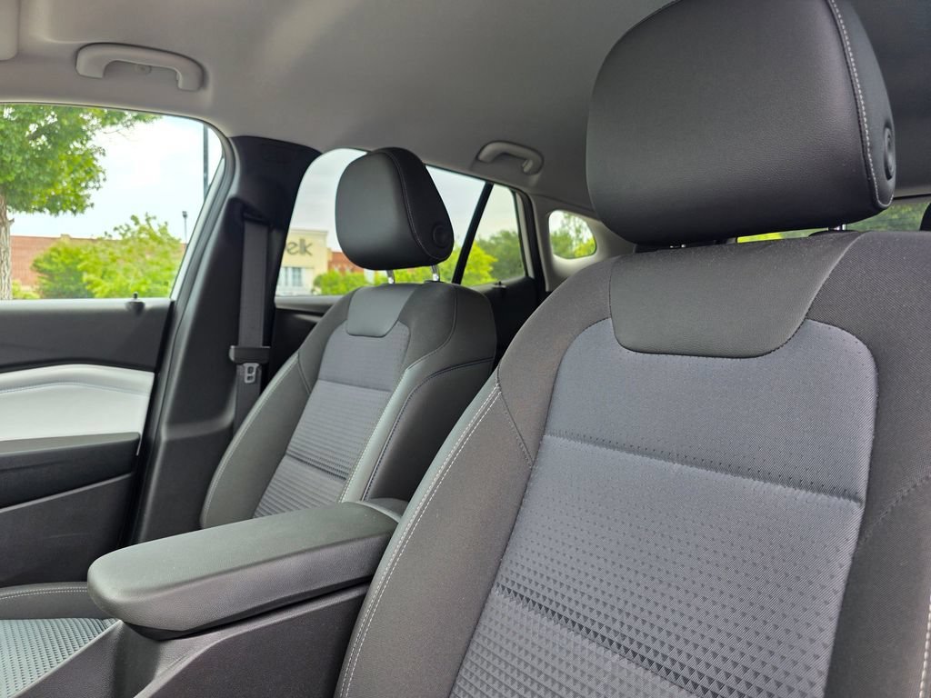 Certified Used 2025 Summit White Chevrolet LT image 12