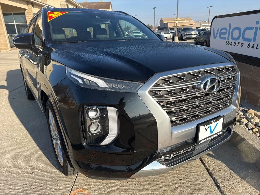 Used 2020 Black Hyundai Limited image 2