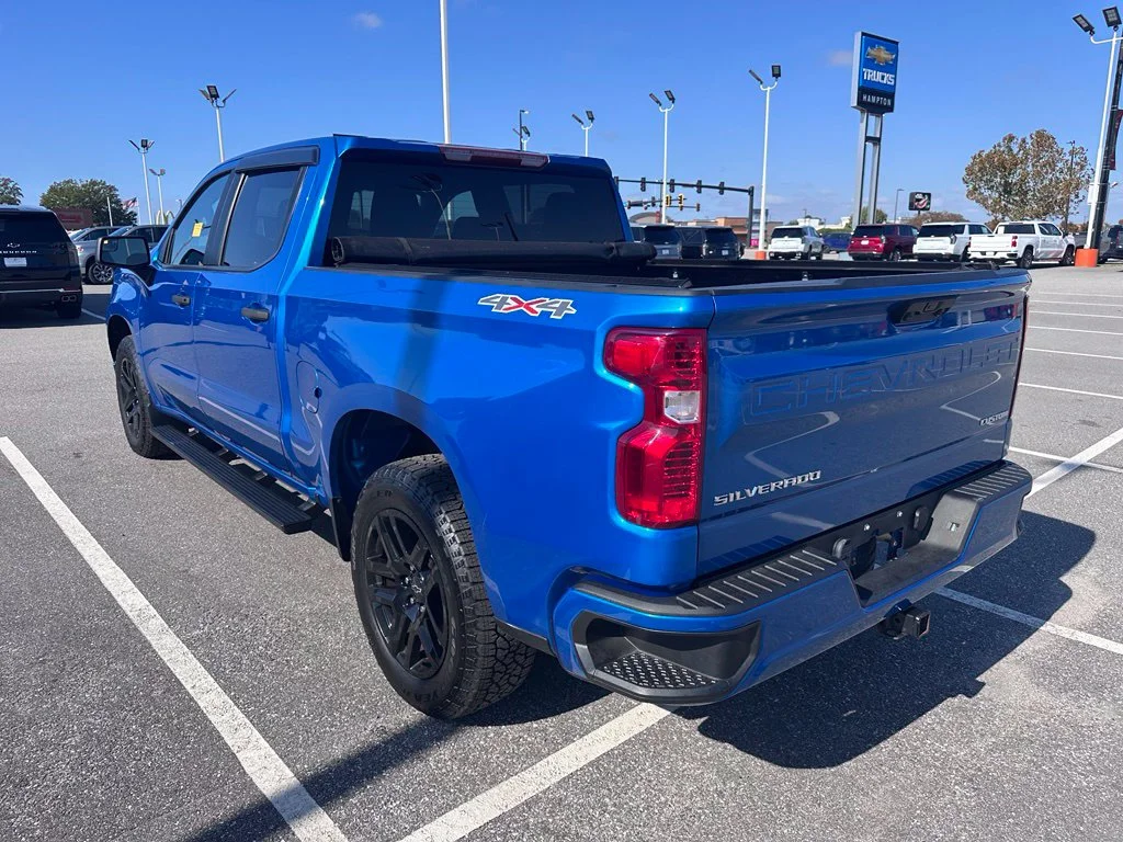 Used 2022 Blue Chevrolet Custom image 3
