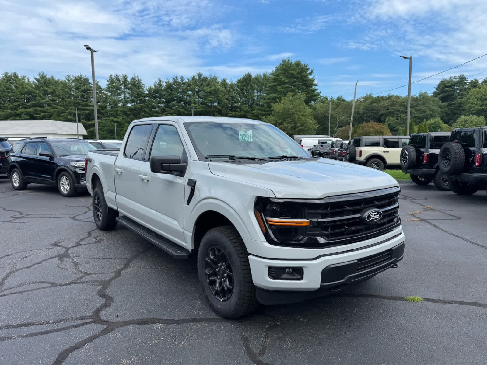 New 2026 Avalanche Ford XLT image 8