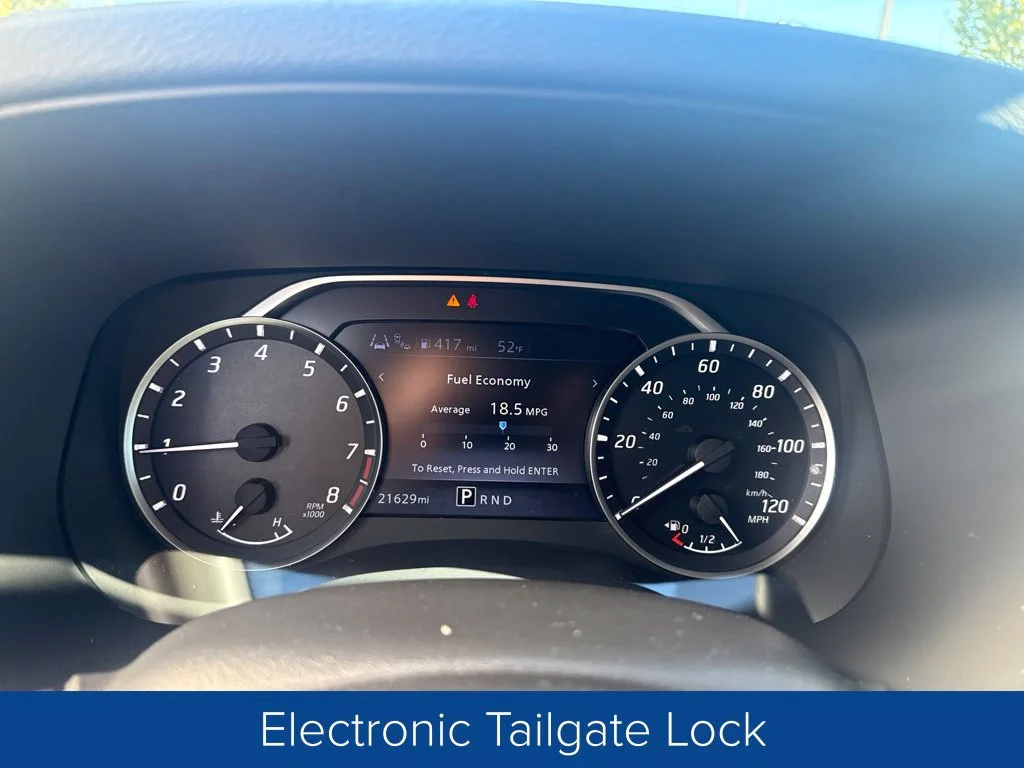 Used 2022 Glacier White Nissan SV image 16