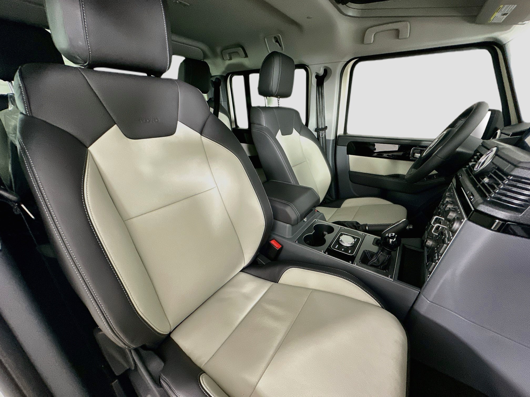 New 2025 Scottish White INEOS Fieldmaster Edition image 47