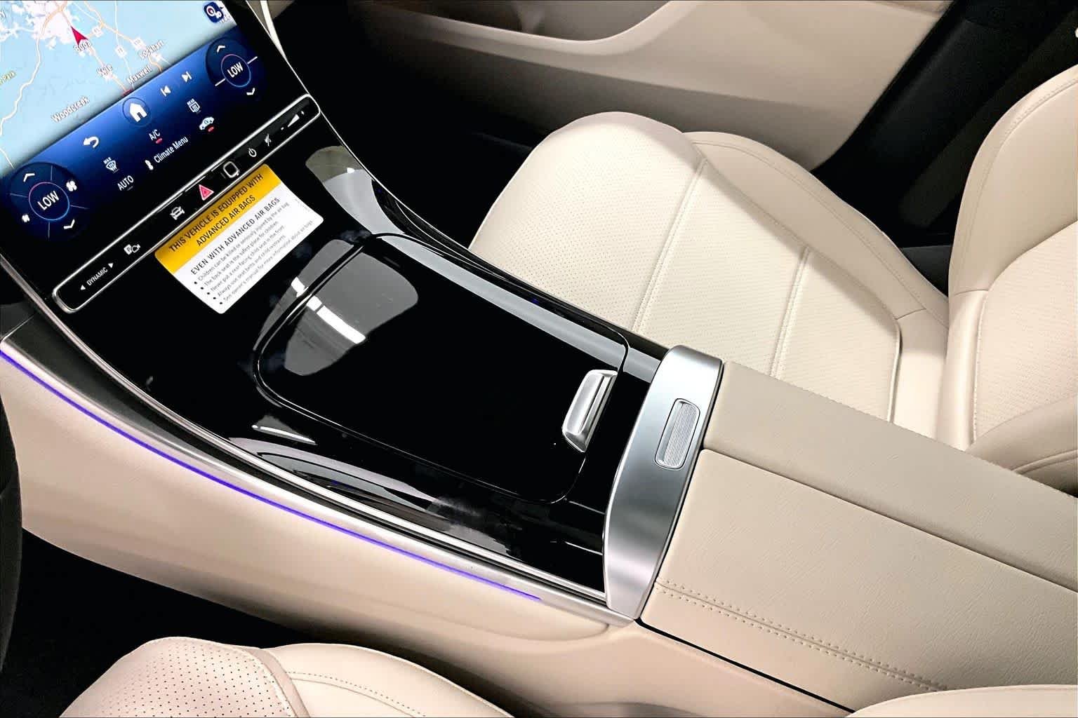 New 2026 Polar White Mercedes-Benz GLC 300 image 7