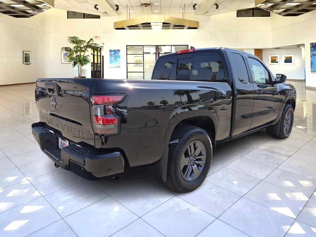 2025 Nissan Frontier SV - Photo 4