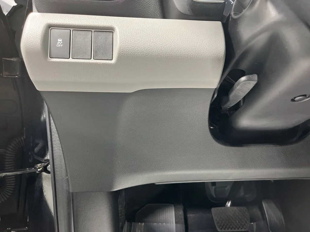2023 Honda Pilot LX - Photo 13