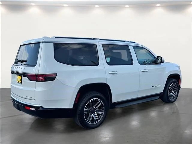 Used 2022 White Jeep Series III image 3
