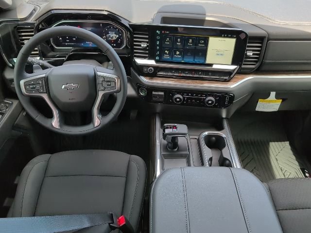 New 2026 Summit White Chevrolet LT Trail Boss image 4