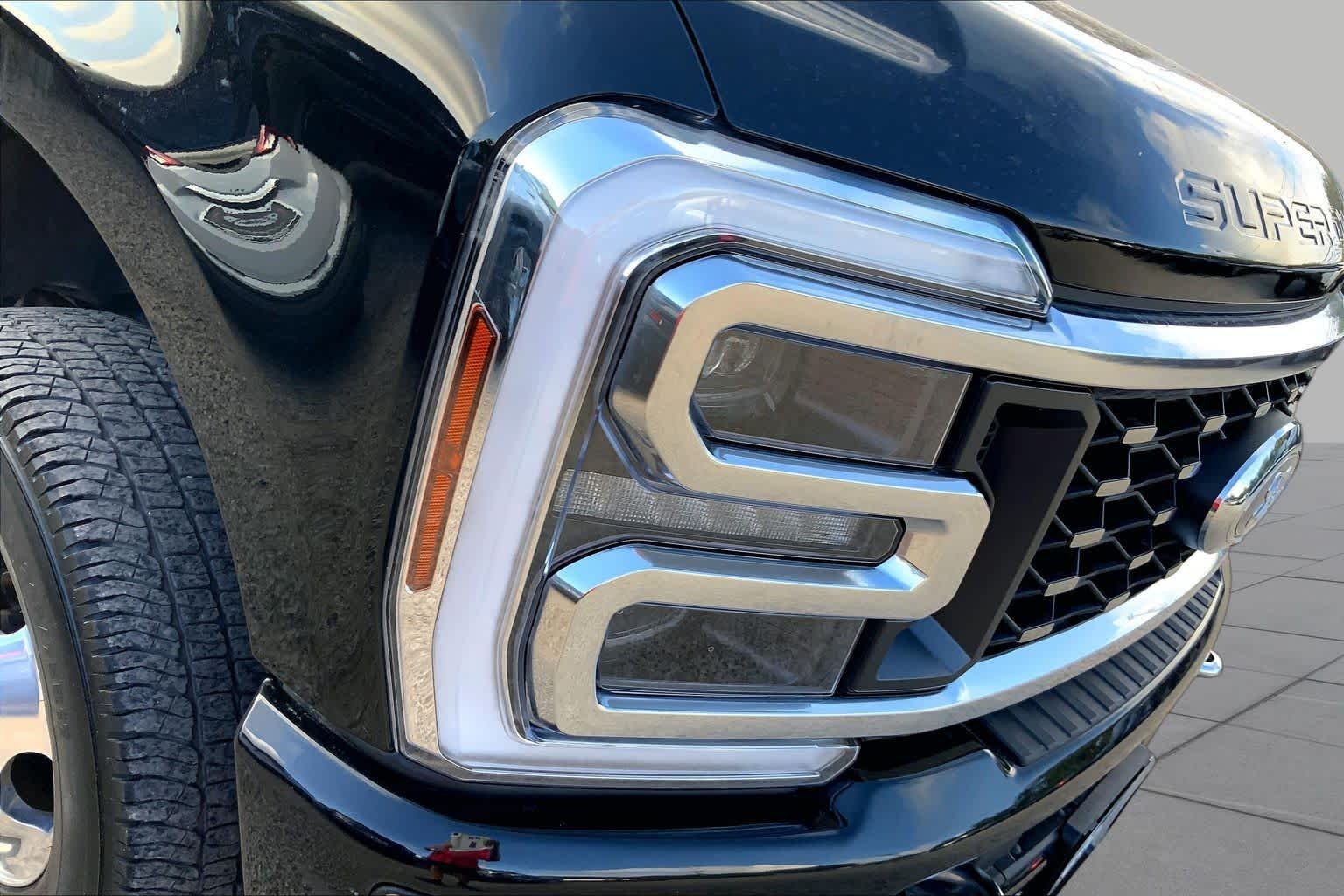 Used 2024 Agate Black Ford Platinum image 28