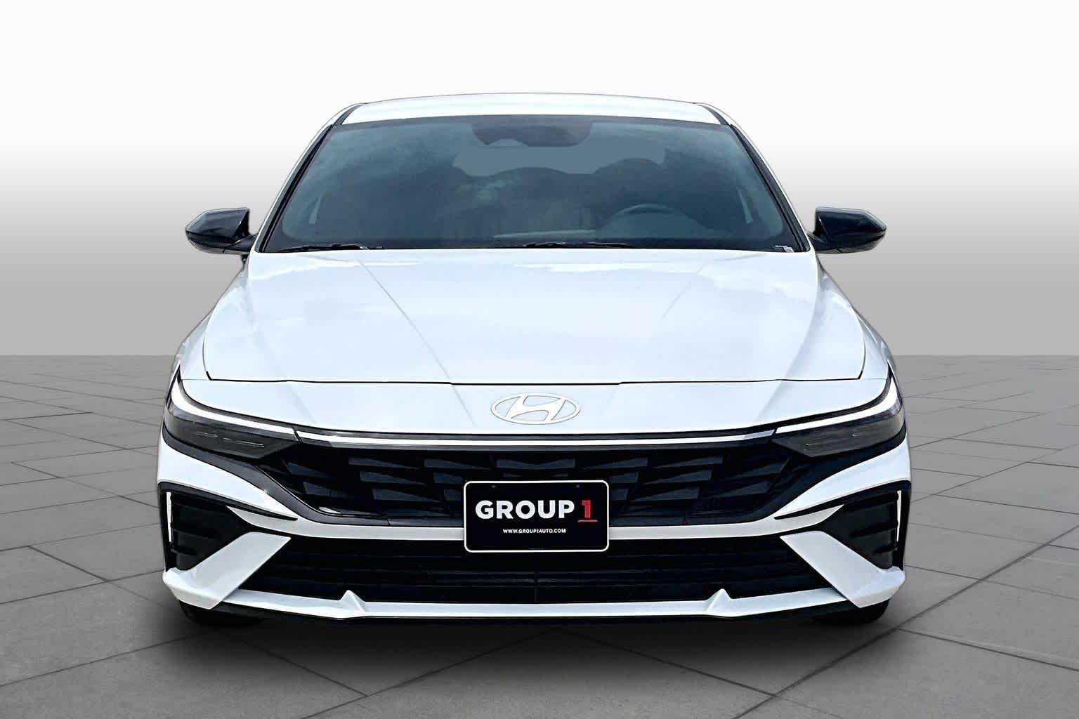 Used 2026 Serenity White Hyundai SEL Sport image 4