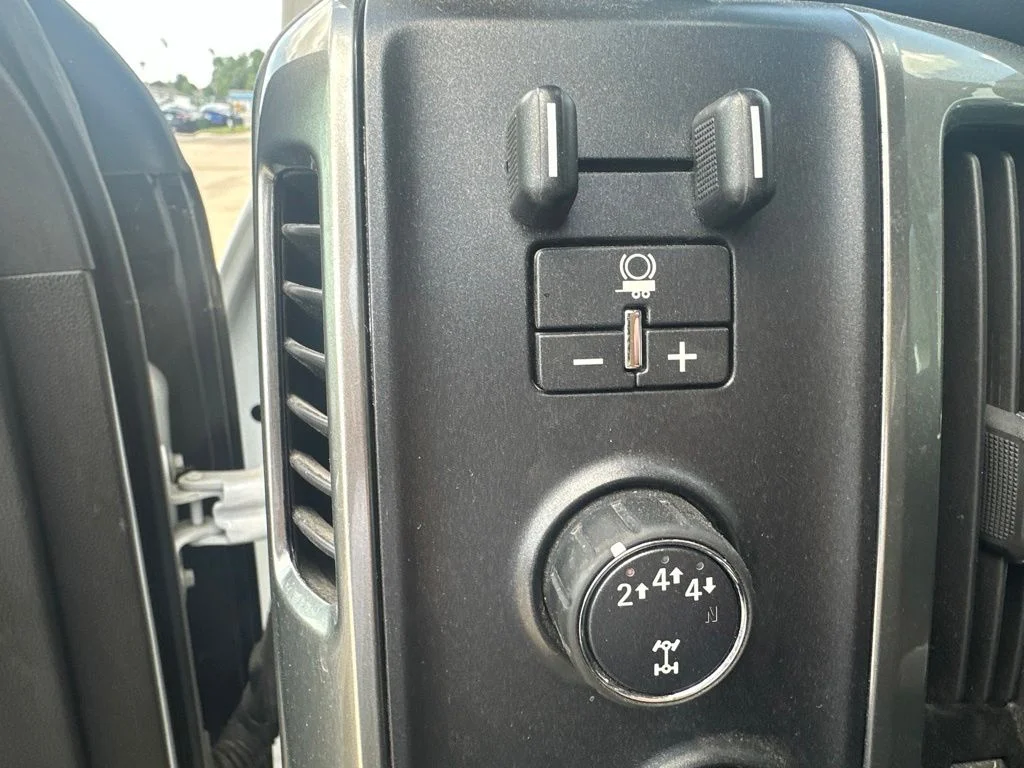 Used 2019 White Chevrolet LTZ image 12