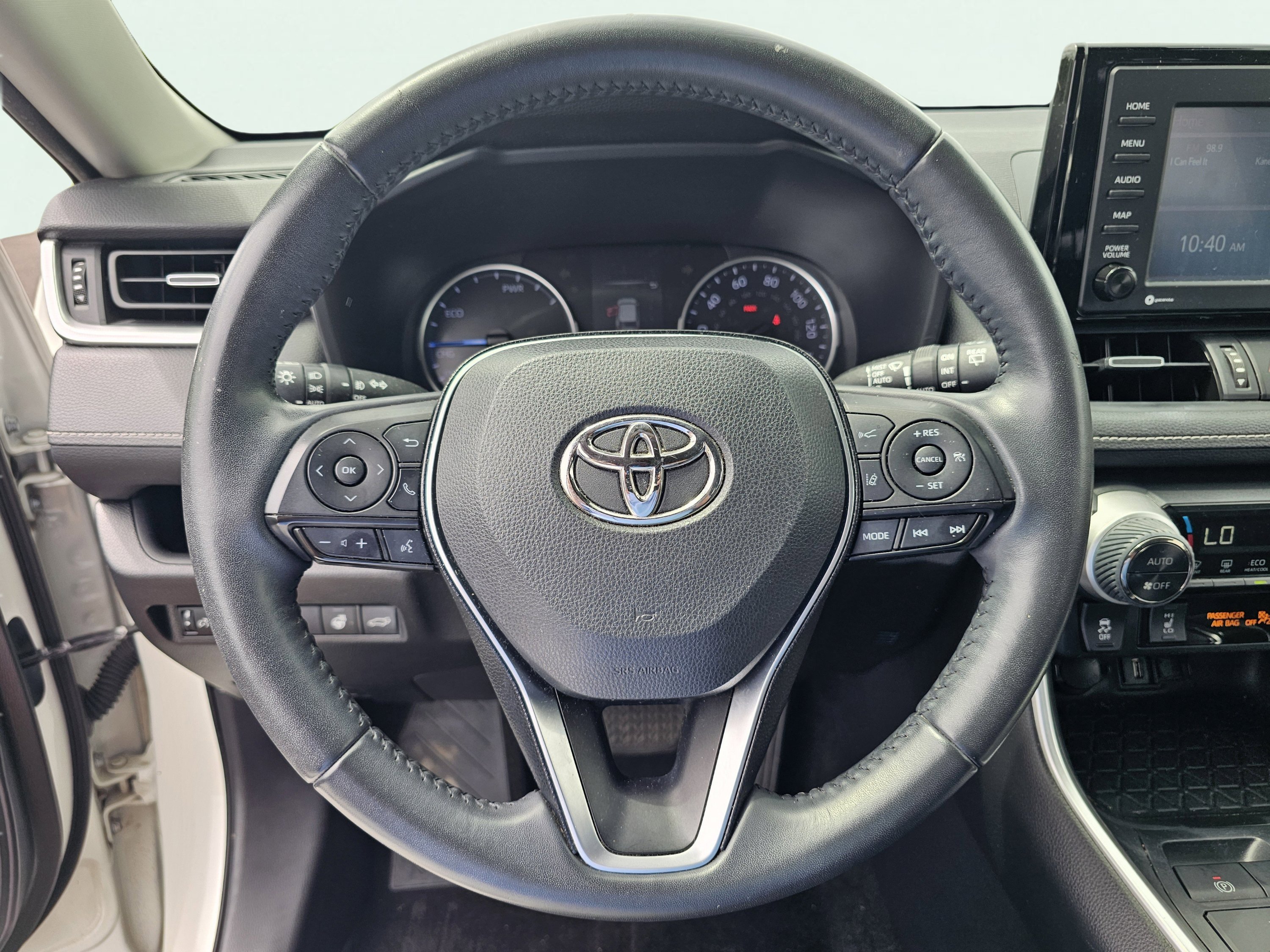 Used 2021 Blizzard Pearl Toyota Hybrid XLE Premium image 21