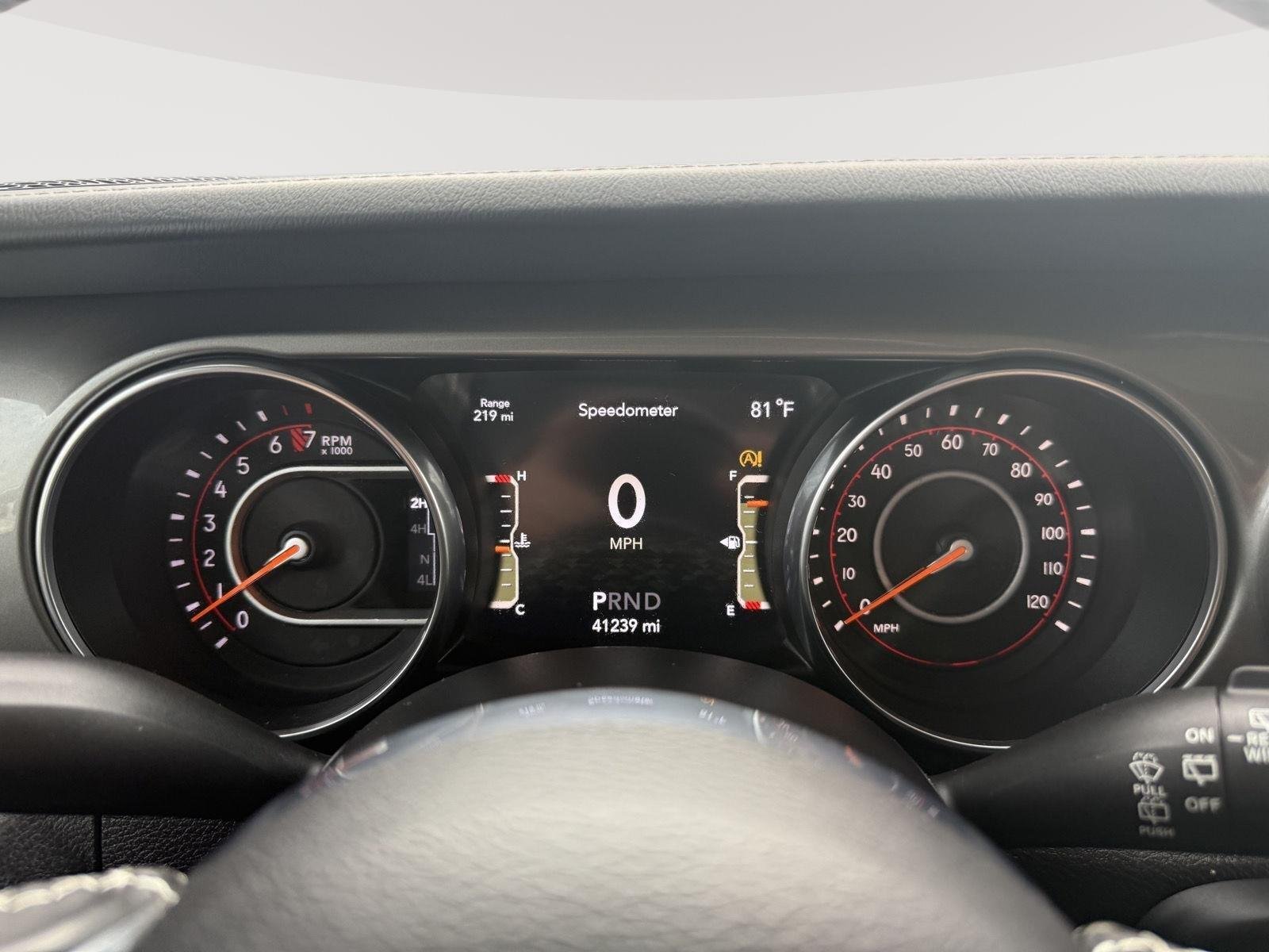 Used 2020 Granite Crystal Metallic Jeep Sahara image 13