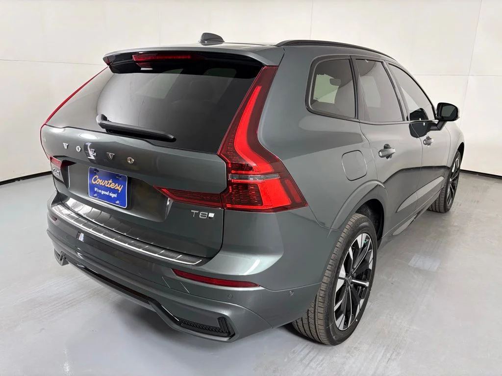 New 2026 Forest Lake Volvo Plus image 8