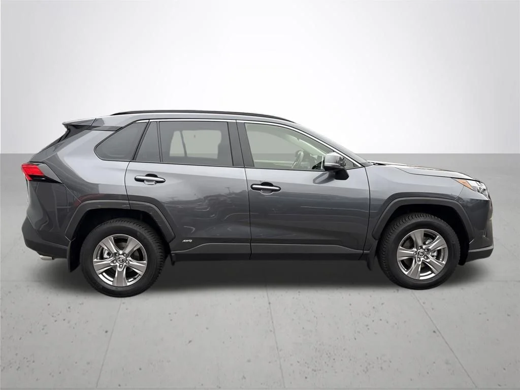 Used 2025 Gray Toyota LE image 5