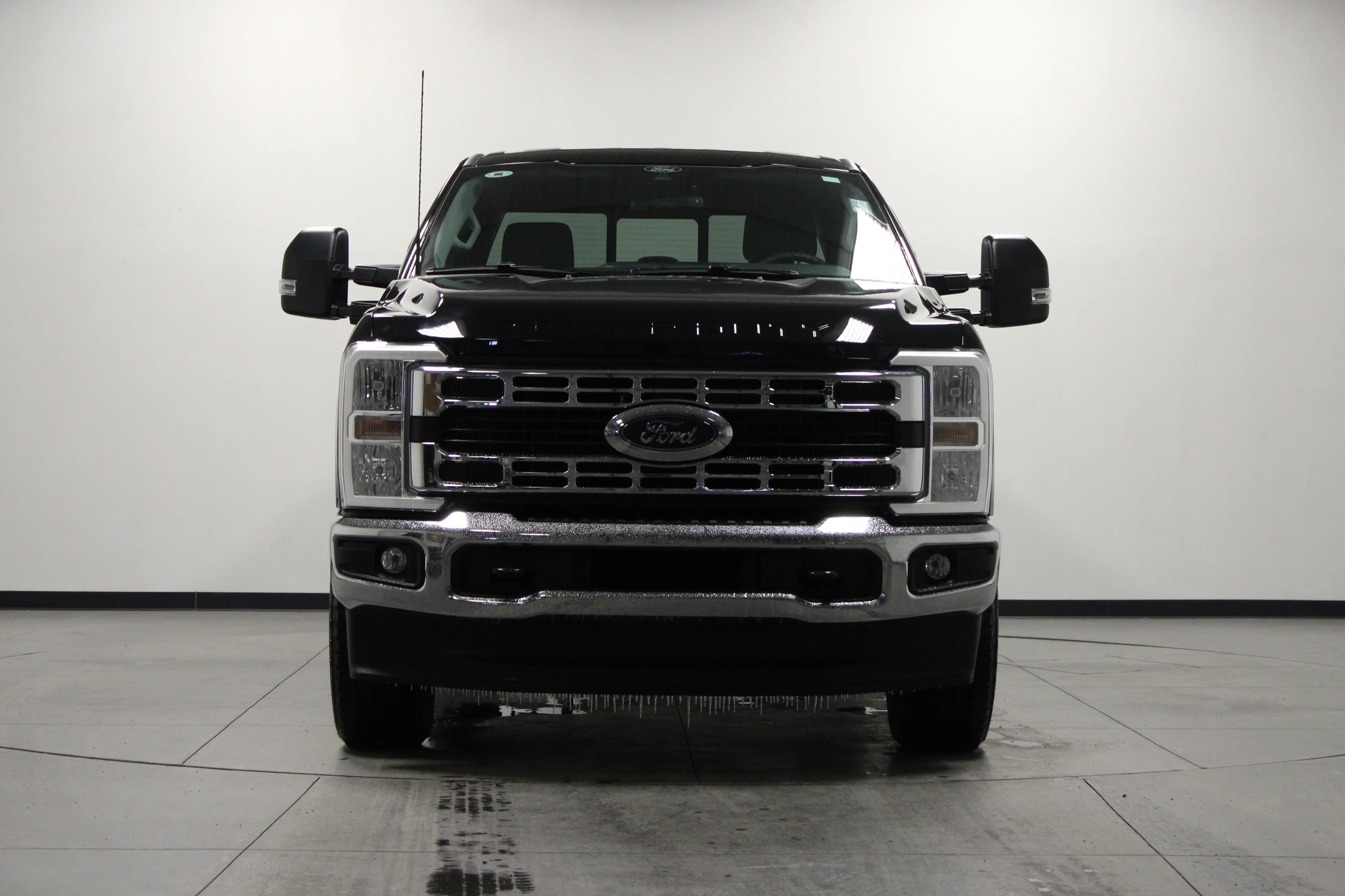 Used 2025 Black Metallic Ford XLT image 9