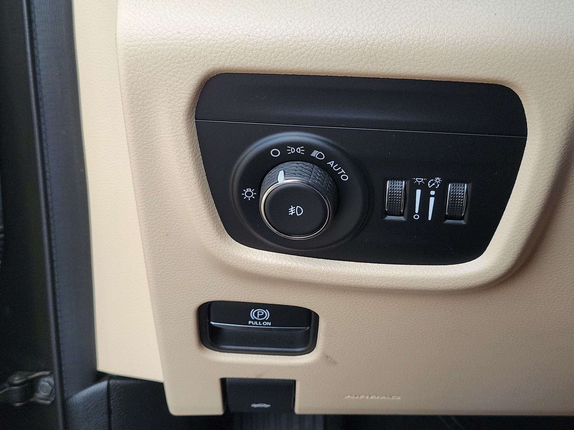 Certified Used 2023 Gray Jeep Limited image 7