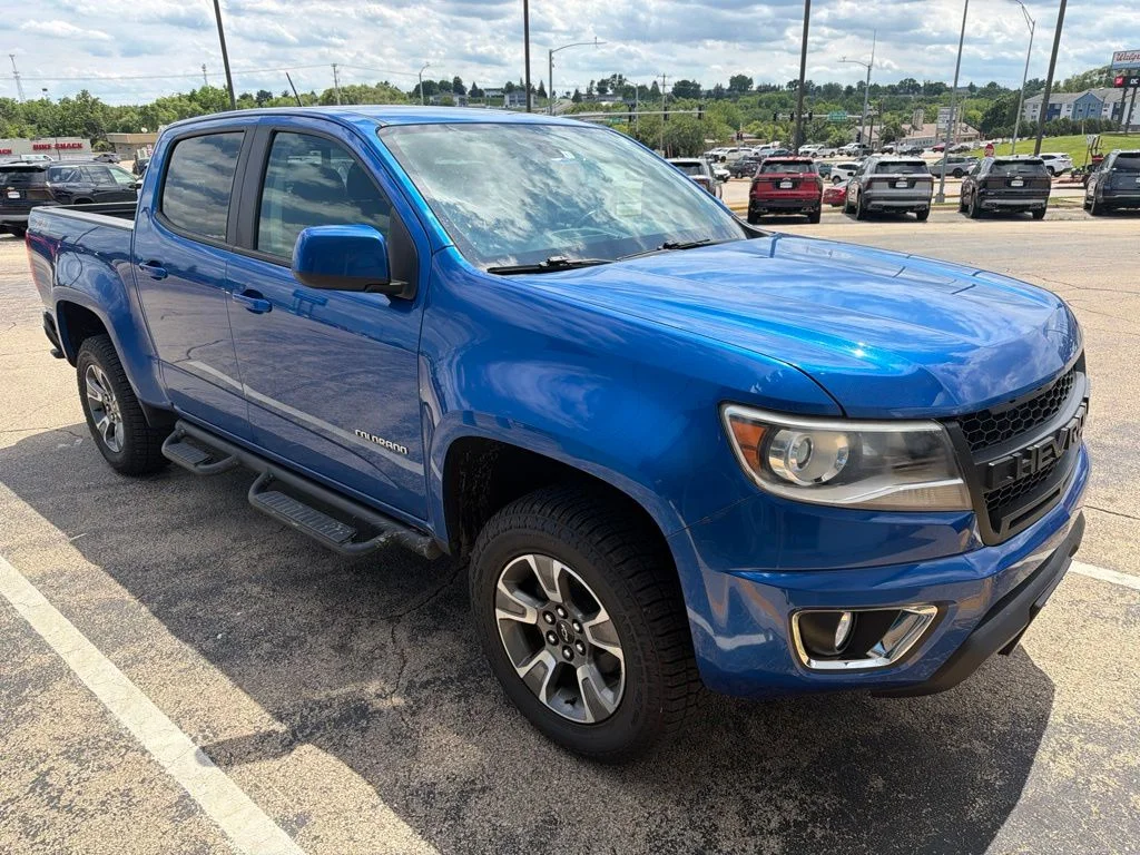 Certified Used 2018 Blue Chevrolet Z71 image 5