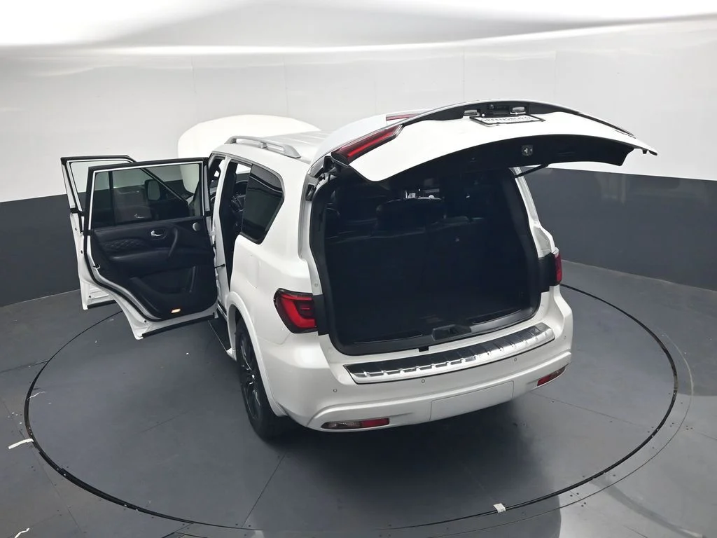 Used 2023 White INFINITI Sensory image 55