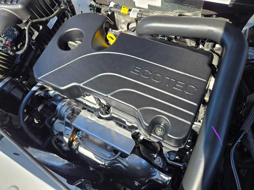 Used 2026 Summit White Chevrolet LT image 17