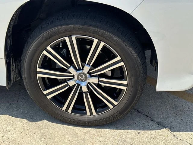 Used 2021 White Lexus 570 image 6