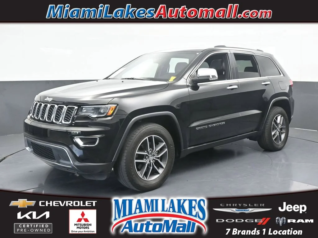 Used 2017 Diamond Black Crystal Pearlcoat Jeep Limited image 1