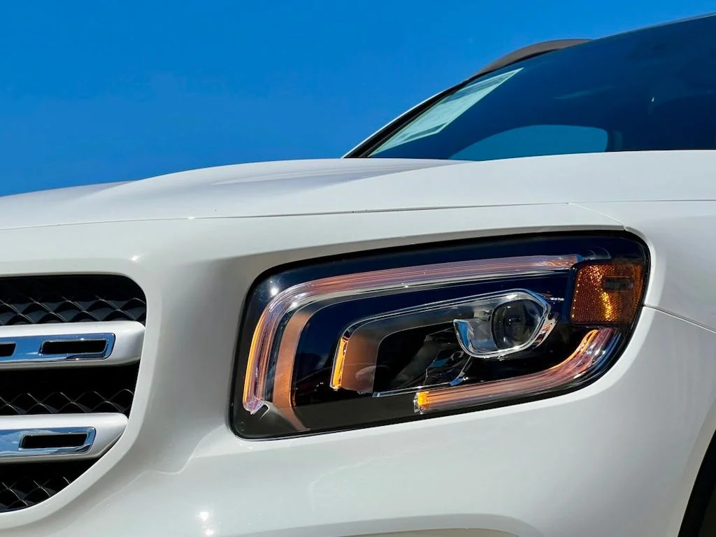 Certified Used 2023  Mercedes-Benz GLB 250 image 4