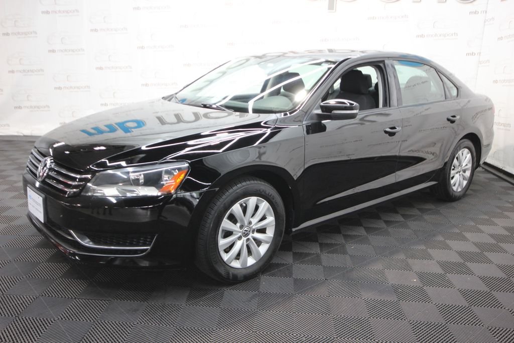 Used 2013 Black Volkswagen 2.5 S image 2