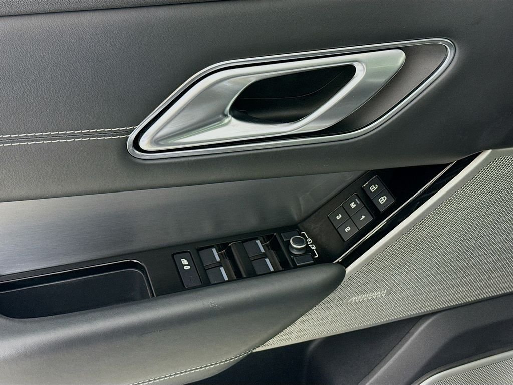Used 2021 Gray Land Rover R-Dynamic HSE image 19