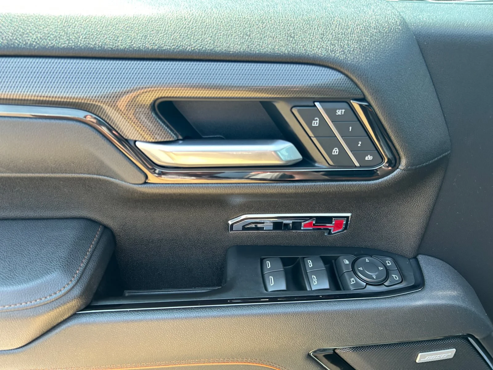Used 2025 Gray GMC AT4 Crew Cab 6.2L Leather Sunroof Navigation 4x4 image 17