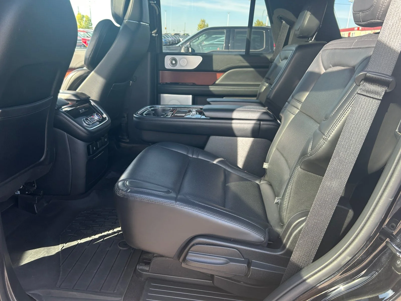 Used 2020 BLACK Lincoln RESERVE image 19