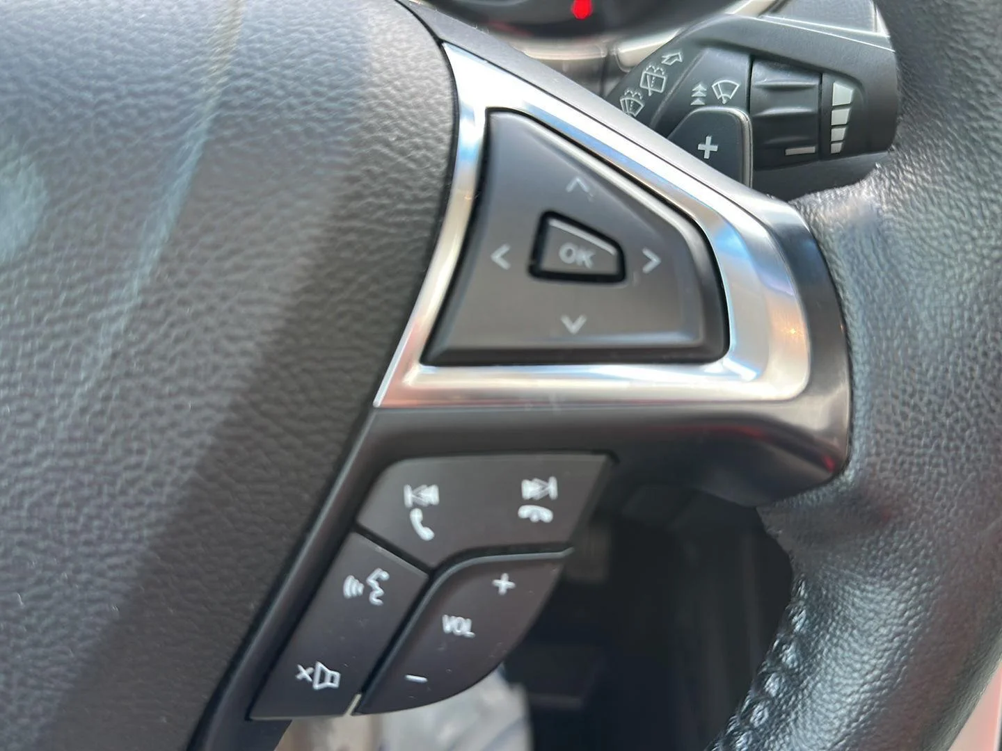 Used 2019 Blue Metallic Ford SEL image 15