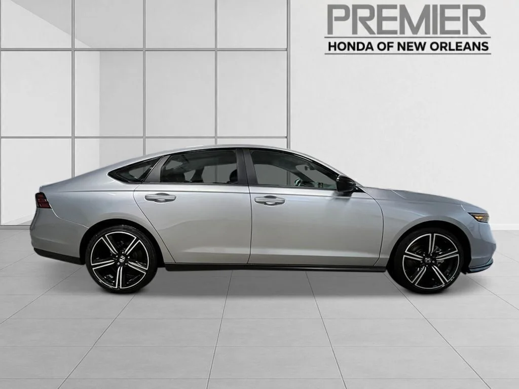 New 2026 Solar Silver Metallic Honda Sport Hybrid image 8