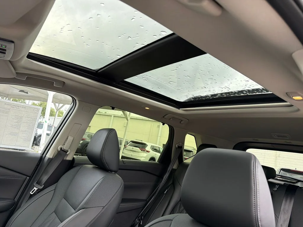 New 2026 Everest White Pearl TriCoat / Super Black Two-tone Nissan Platinum image 16