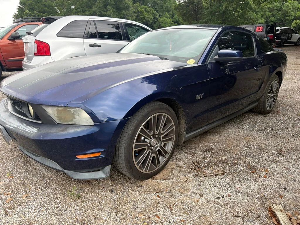 Used 2010  Ford GT Premium image 1