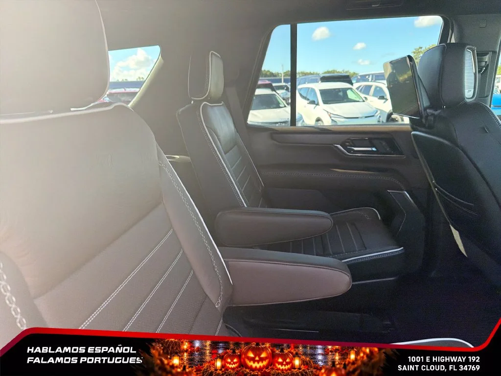 Used 2026 Glacier White Tricoat GMC Denali Ultimate image 32